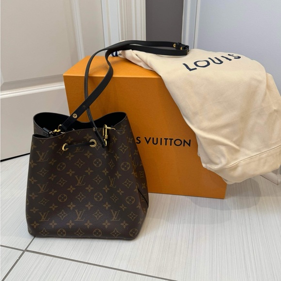 Louis Vuitton NeoNoe Black MM - Picture 1 of 15